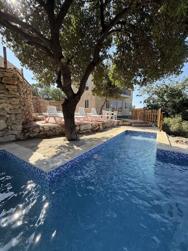Mini villa in Assia